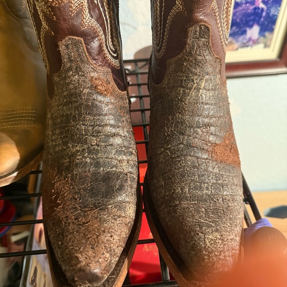 Lane “Skylight” Brown distressed Western Cowboy Boots
Size: 7.5 - Picture 7 of 9
